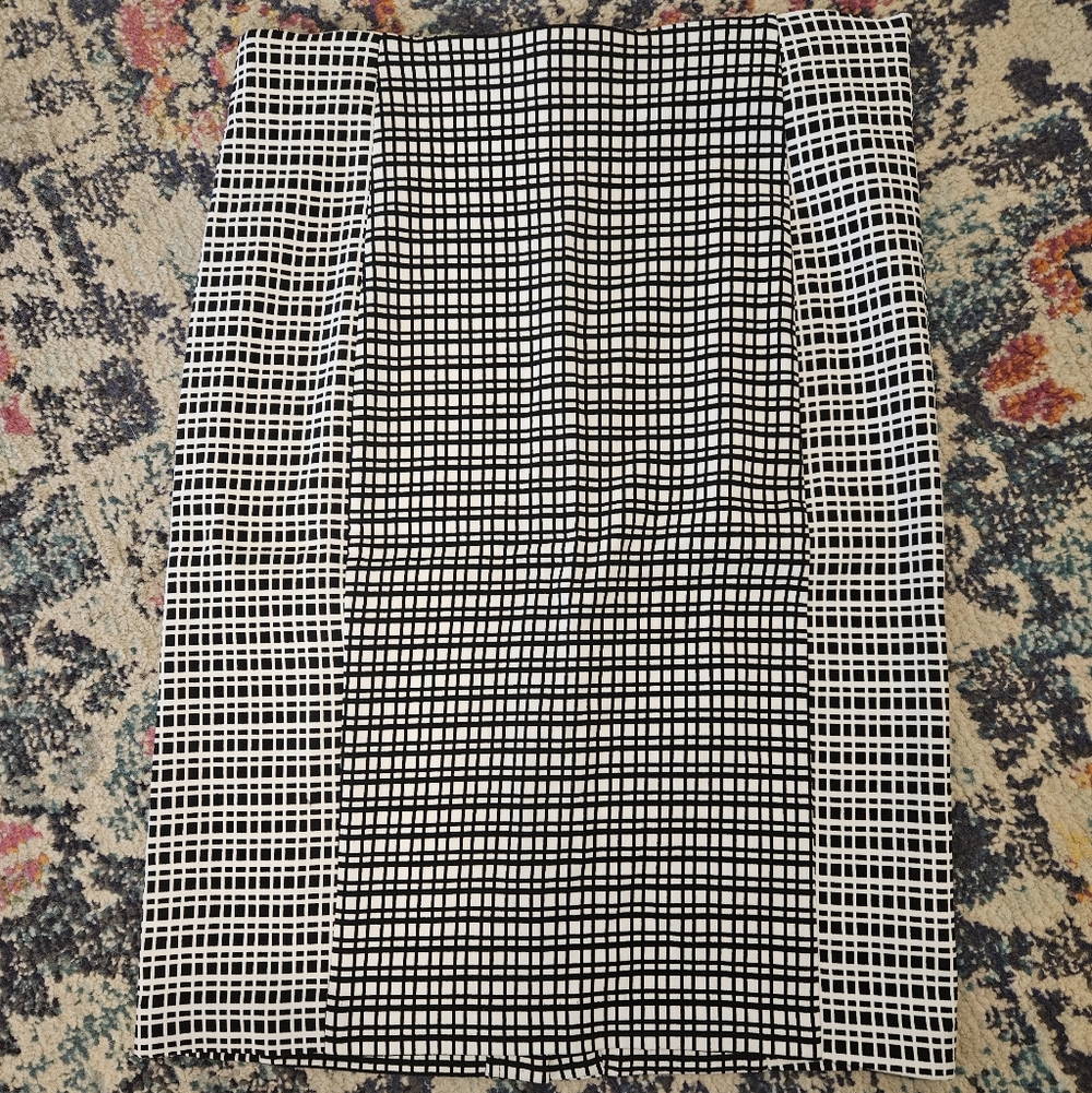 Attyre New York Pull-on Black and White Grid Pencil Skirt With Stretch Sz 10
